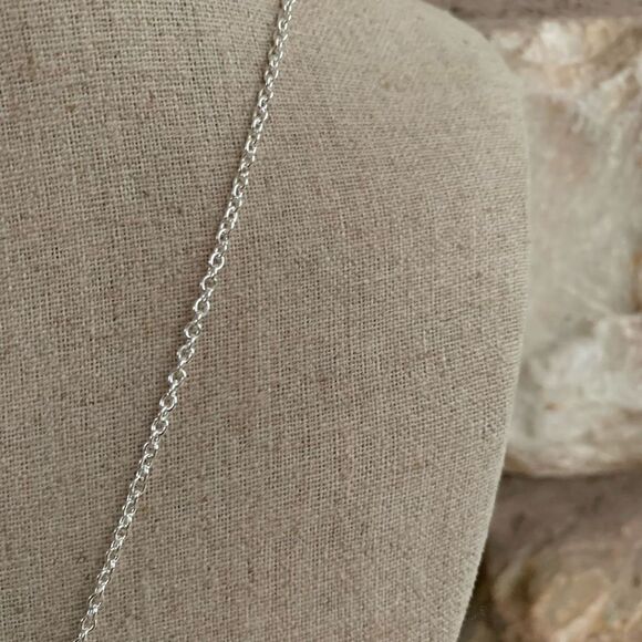 Faceted tearsrop Glass bead pendant necklace - Picture 5 of 8